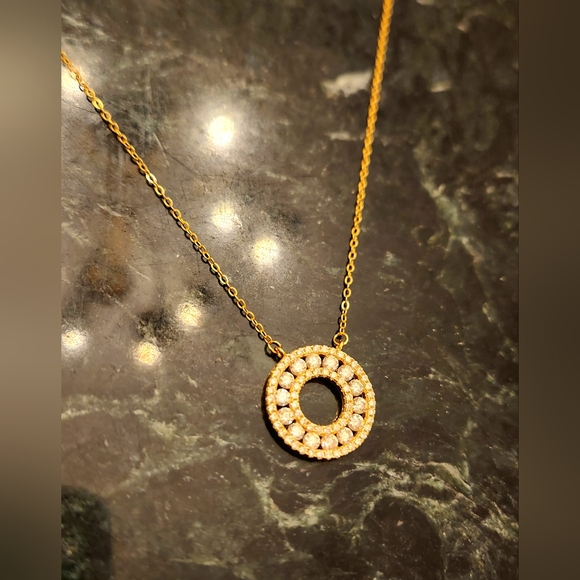 Moissanite Golden Circle Pendant Necklace - Picture 5 of 8